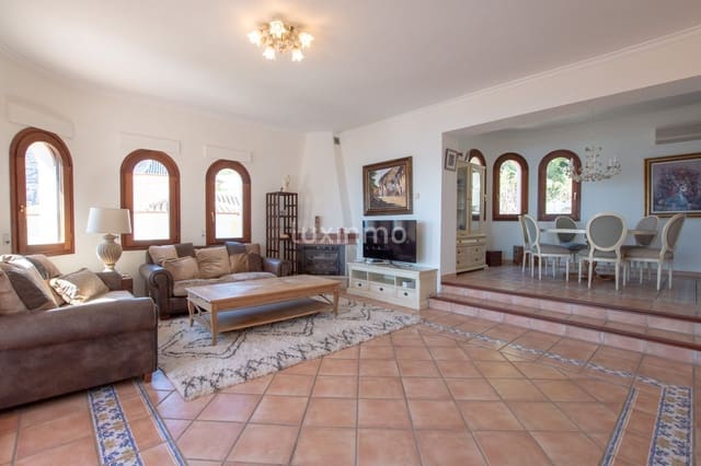 Chalet de 4 habitaciones en Altea en alquiler con piscina garaje - 4.500 € (Ref: 9058263)