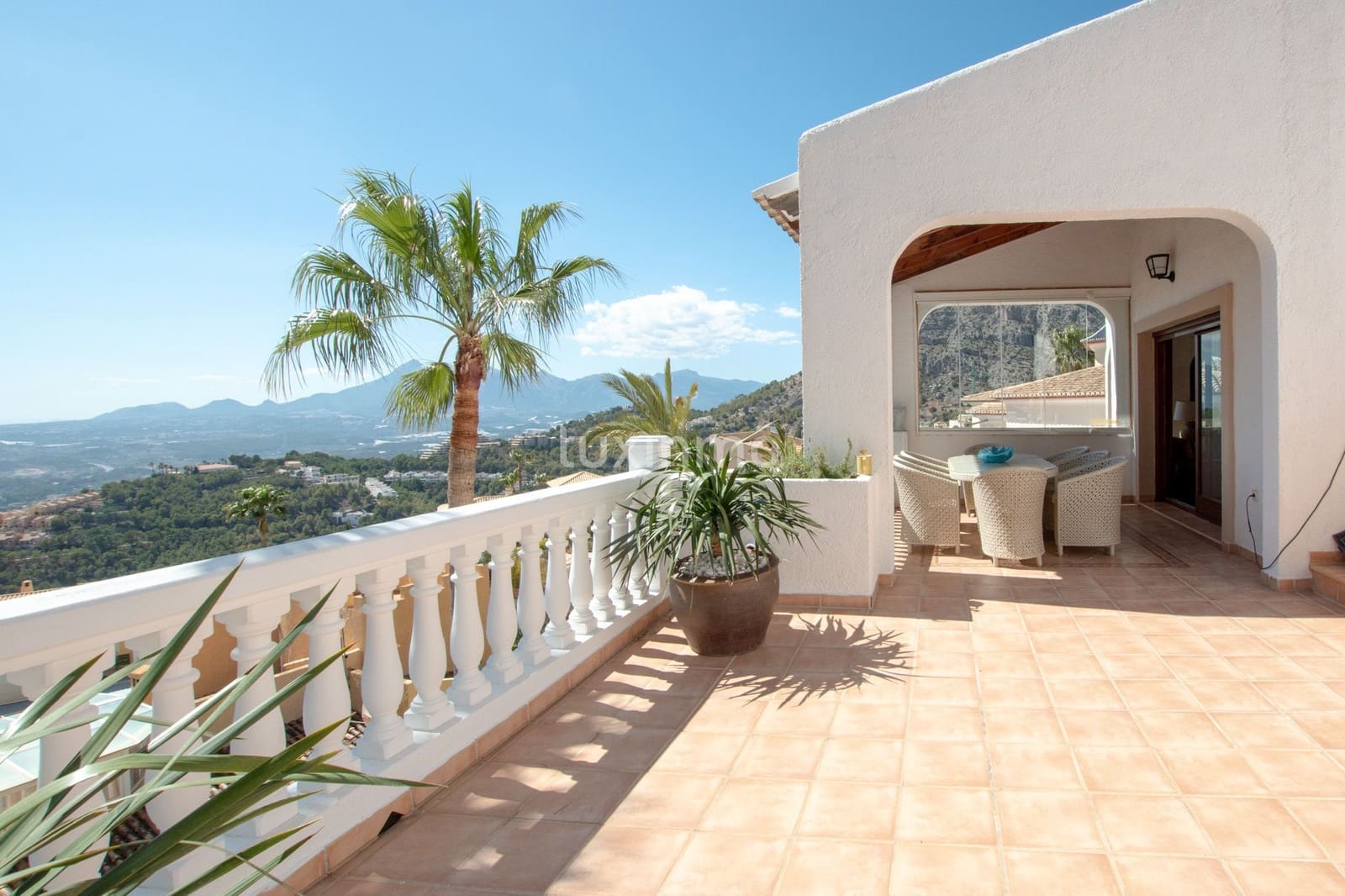 Chalet de 4 habitaciones en Altea en alquiler con piscina garaje - 4.500 € (Ref: 9058263)