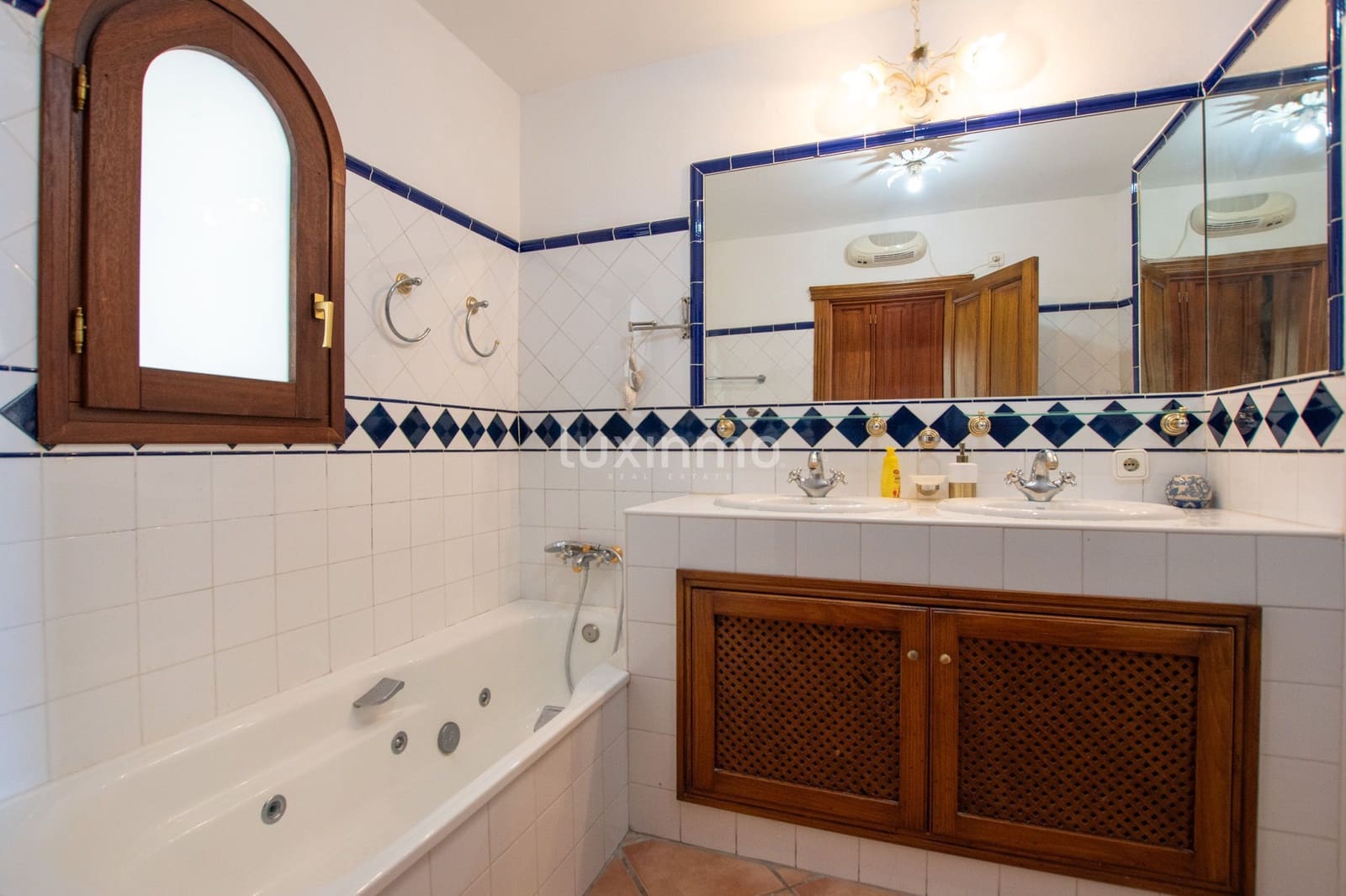 Chalet de 4 habitaciones en Altea en alquiler con piscina garaje - 4.500 € (Ref: 9058263)