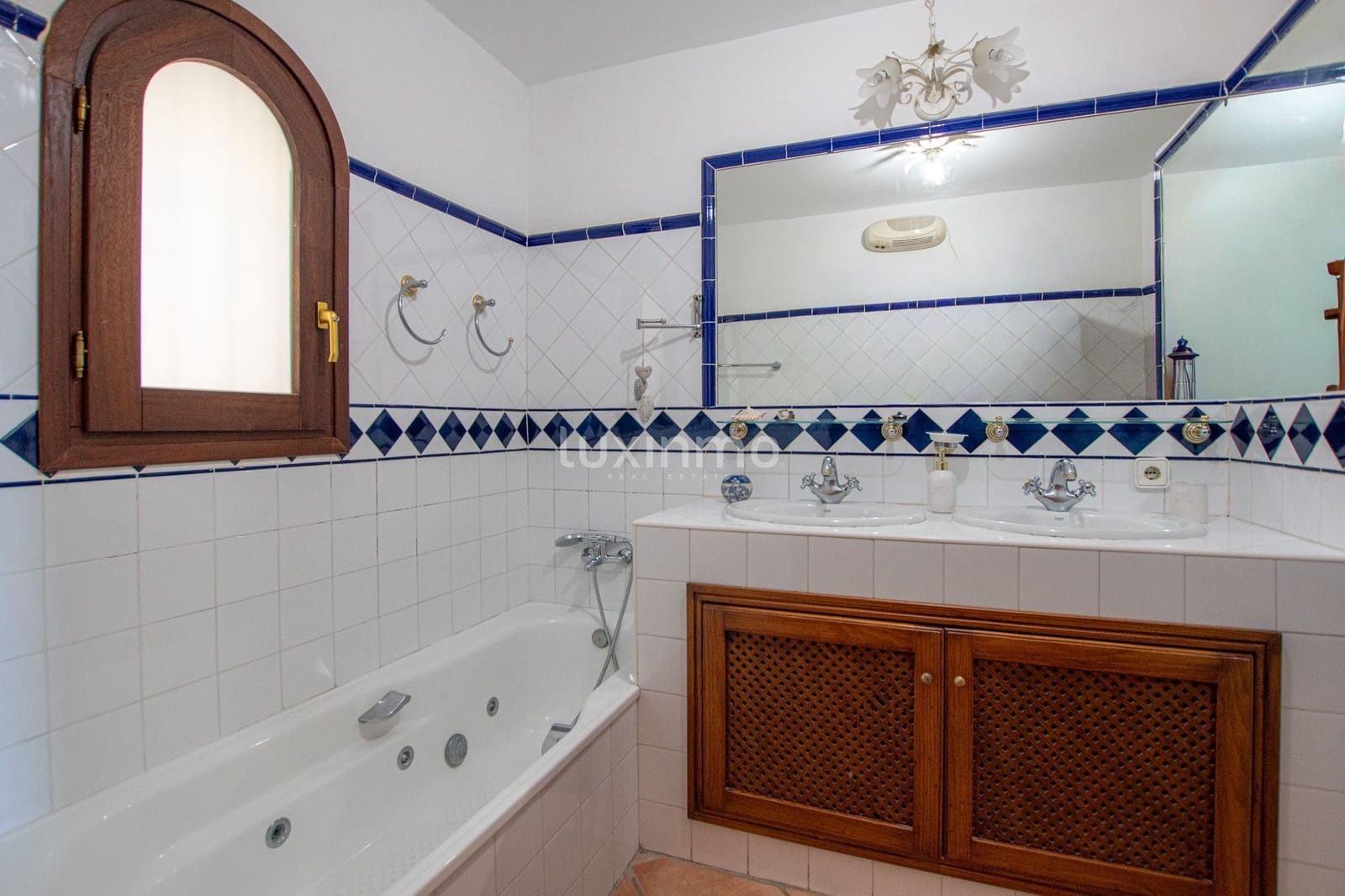 4 bedroom Villa for rent in Altea with pool garage - € 4,000 (Ref: 9058263)