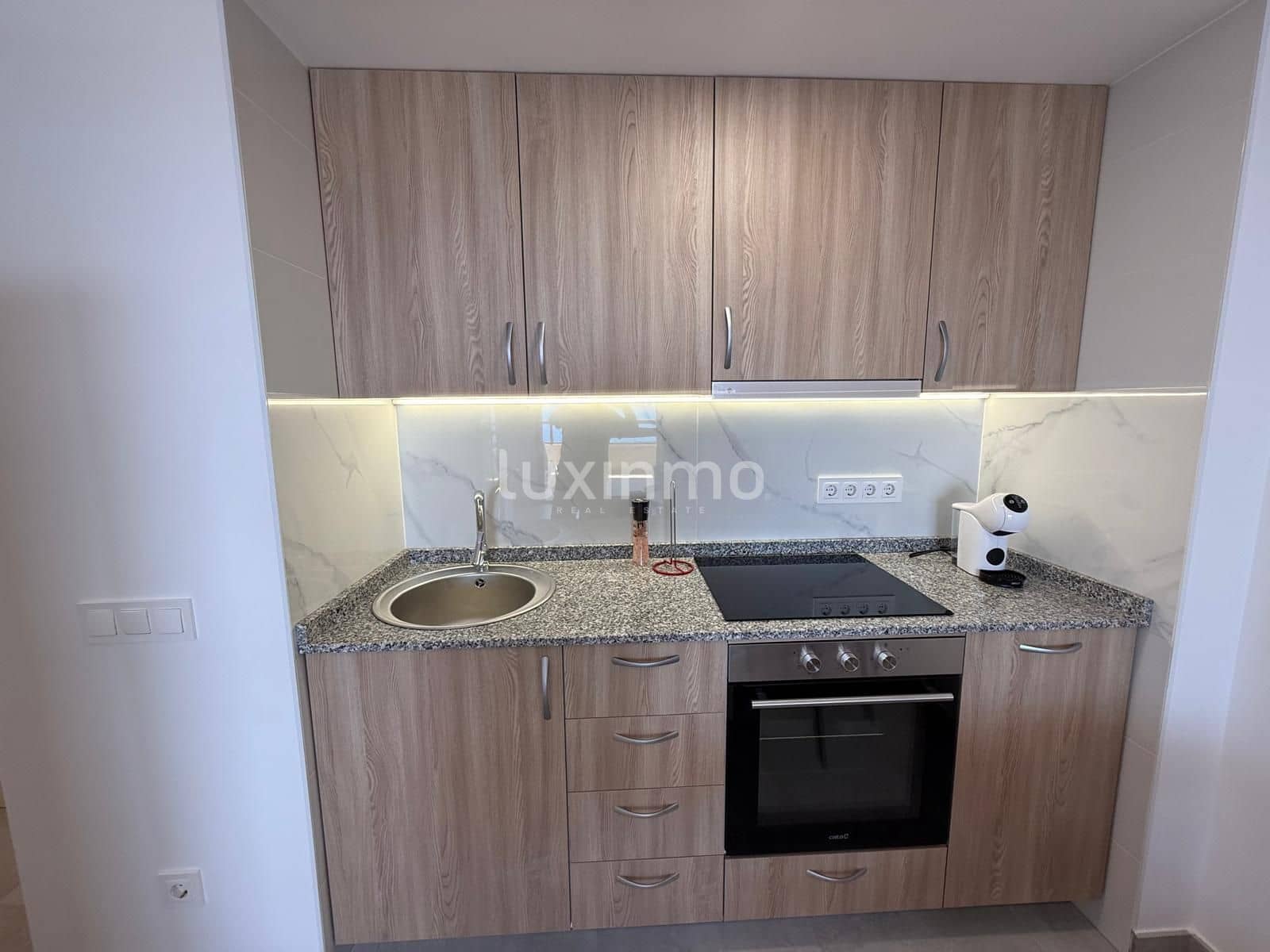 1 bedroom Apartment for rent in Calpe / Calp with pool garage - € 1,300 (Ref: 9064427)