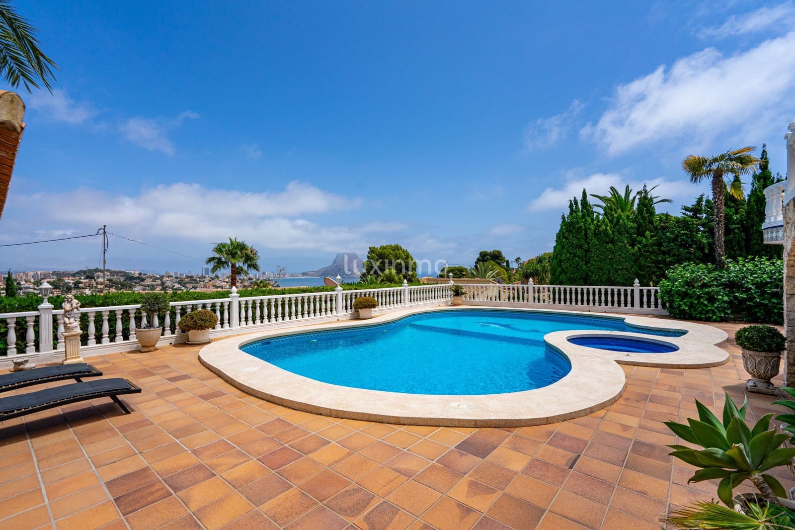 7 soverom Villa til salgs i Calpe / Calp med svømmebasseng garasje - € 1 150 000 (Ref: 9074569)