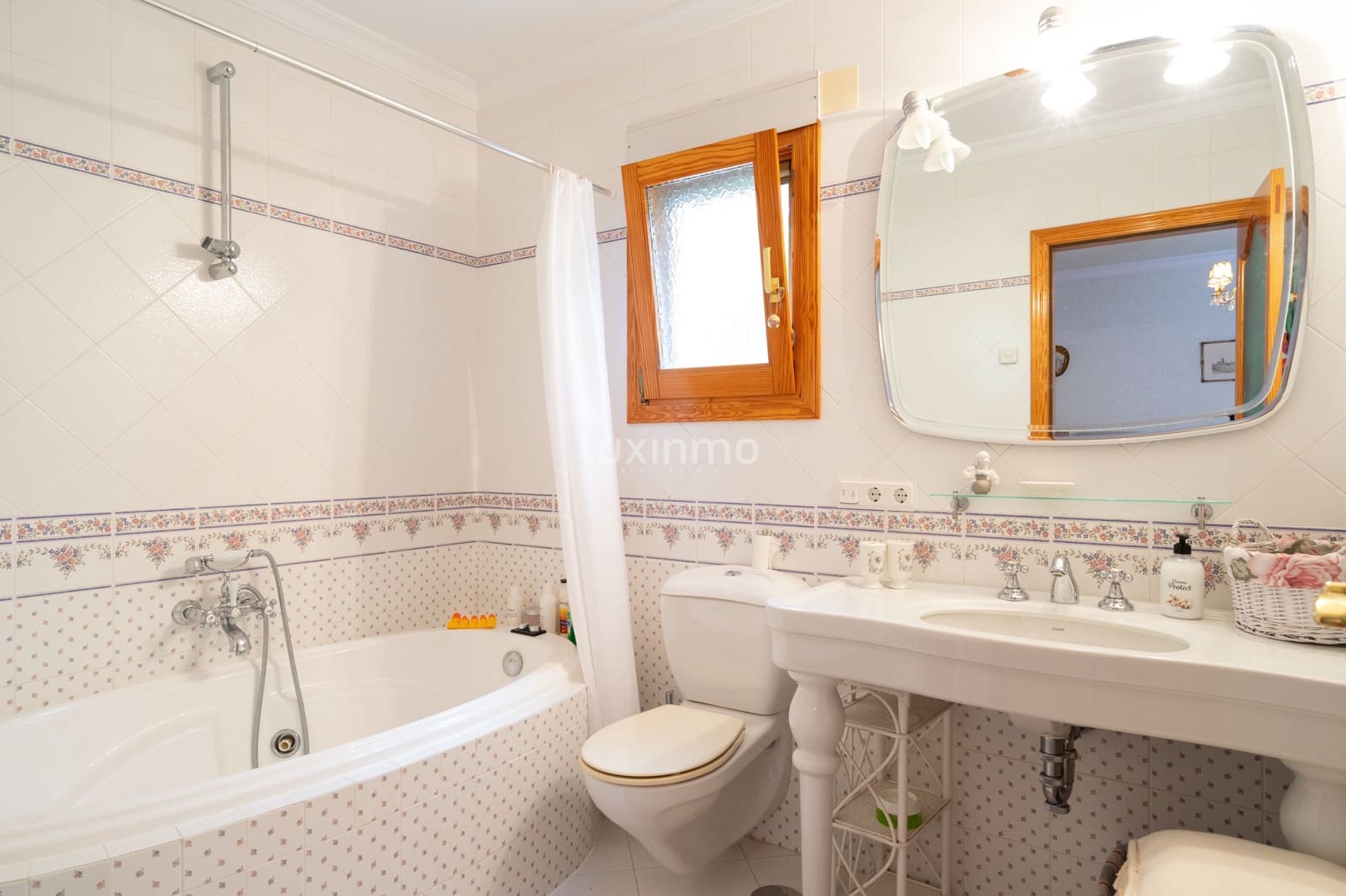 7 soverom Villa til salgs i Calpe / Calp med svømmebasseng garasje - € 1 150 000 (Ref: 9074569)