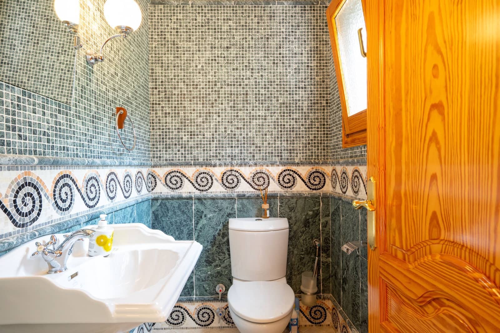 7 soverom Villa til salgs i Calpe / Calp med svømmebasseng garasje - € 1 150 000 (Ref: 9074569)