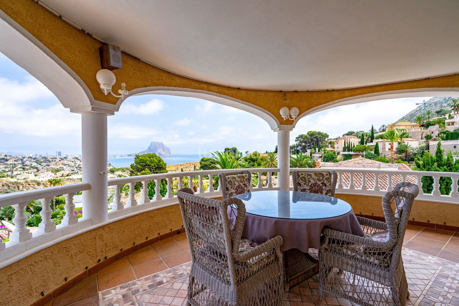 7 soverom Villa til salgs i Calpe / Calp med svømmebasseng garasje - € 1 150 000 (Ref: 9074569)