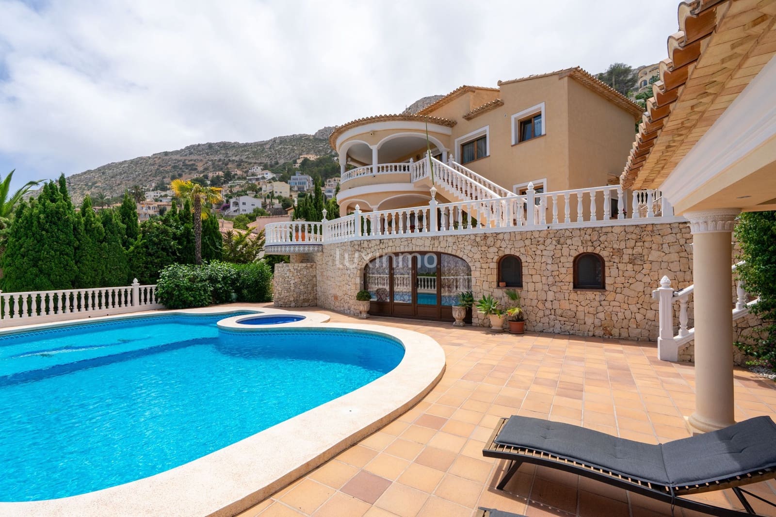 7 soverom Villa til salgs i Calpe / Calp med svømmebasseng garasje - € 1 150 000 (Ref: 9074569)