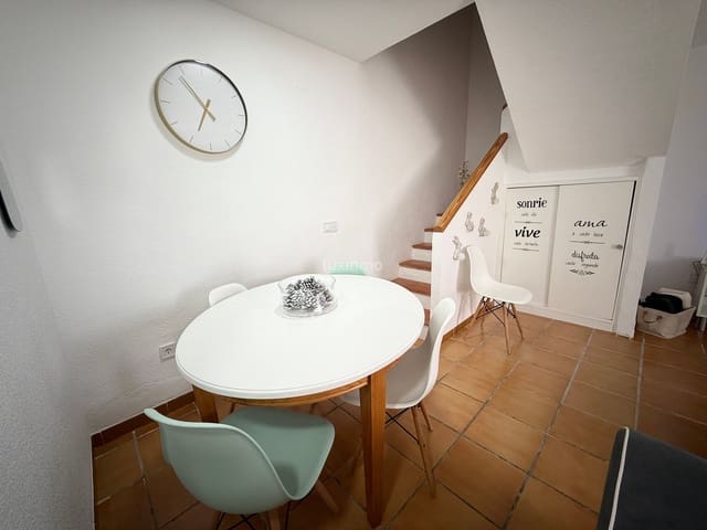 Ático de 2 habitaciones en Alfaz del Pi / L'Alfàs del Pi en alquiler con piscina - 1.300 € (Ref: 9084411)