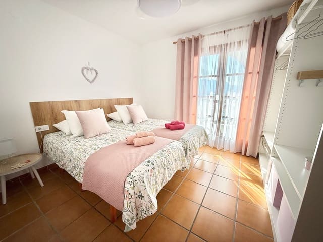 Ático de 2 habitaciones en Alfaz del Pi / L'Alfàs del Pi en alquiler con piscina - 1.300 € (Ref: 9084411)