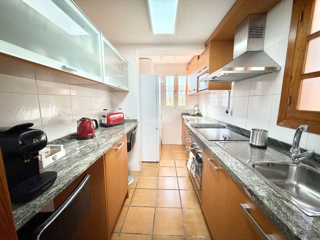 Ático de 2 habitaciones en Alfaz del Pi / L'Alfàs del Pi en alquiler con piscina - 1.300 € (Ref: 9084411)