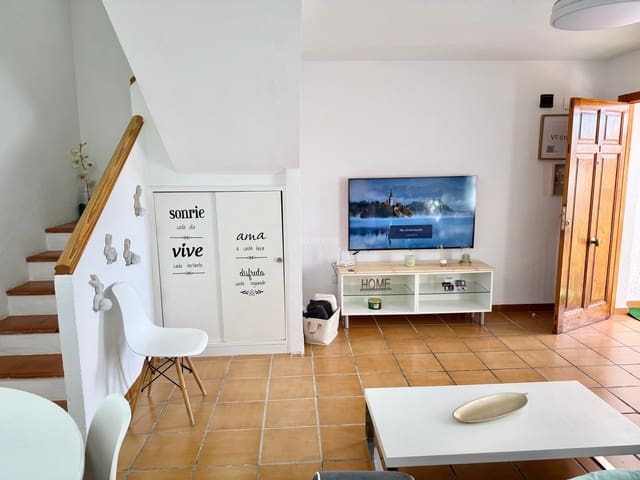 Ático de 2 habitaciones en Alfaz del Pi / L'Alfàs del Pi en alquiler con piscina - 1.300 € (Ref: 9084411)
