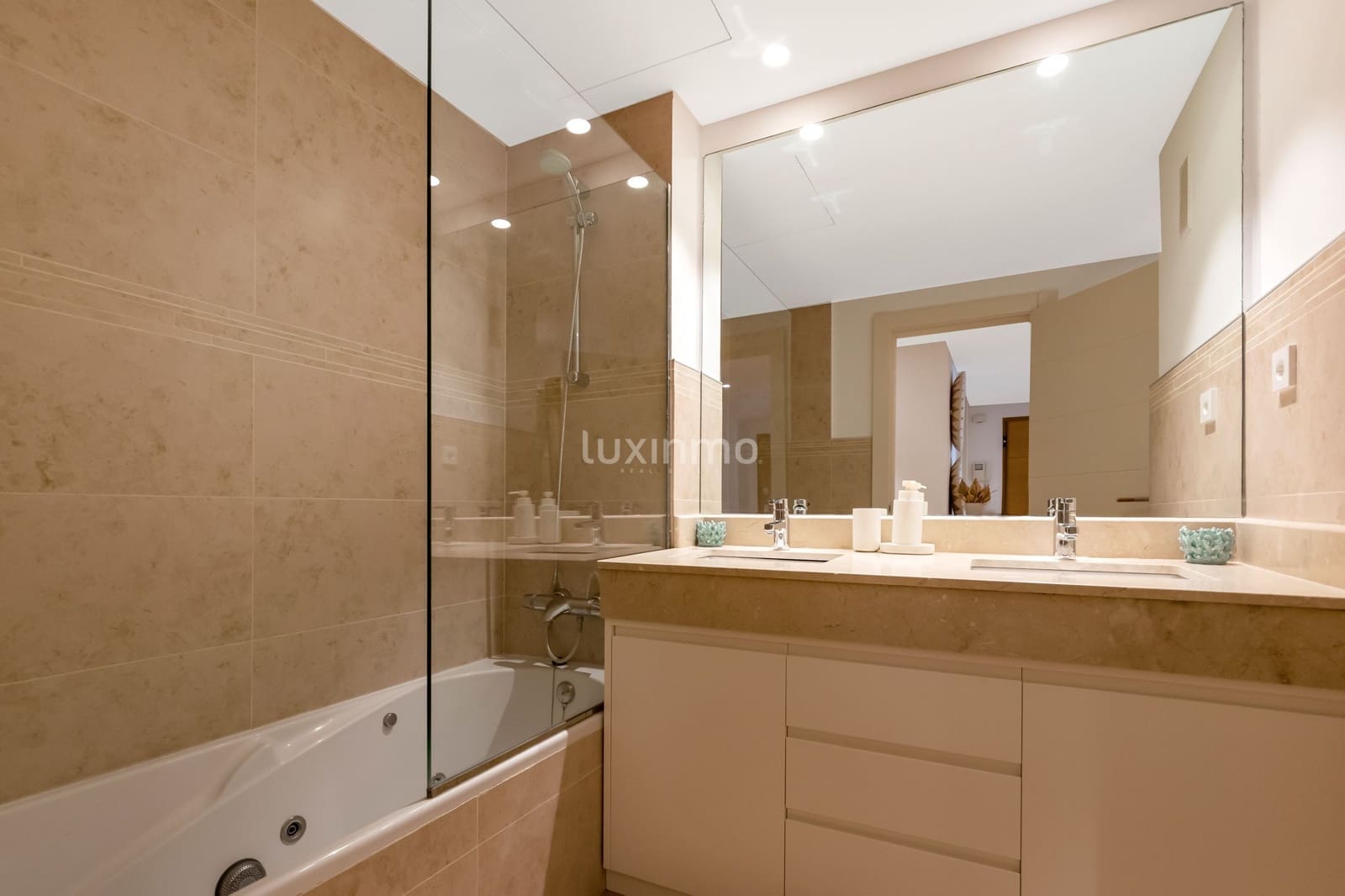 2 soveværelse Lejlighed til leje i Altea med garage - € 2.990 (Ref: 9086400)