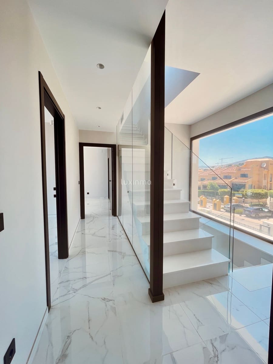 5 quarto Moradia para arrendar em Finestrat com piscina garagem - 7 300 € (Ref: 9094806)