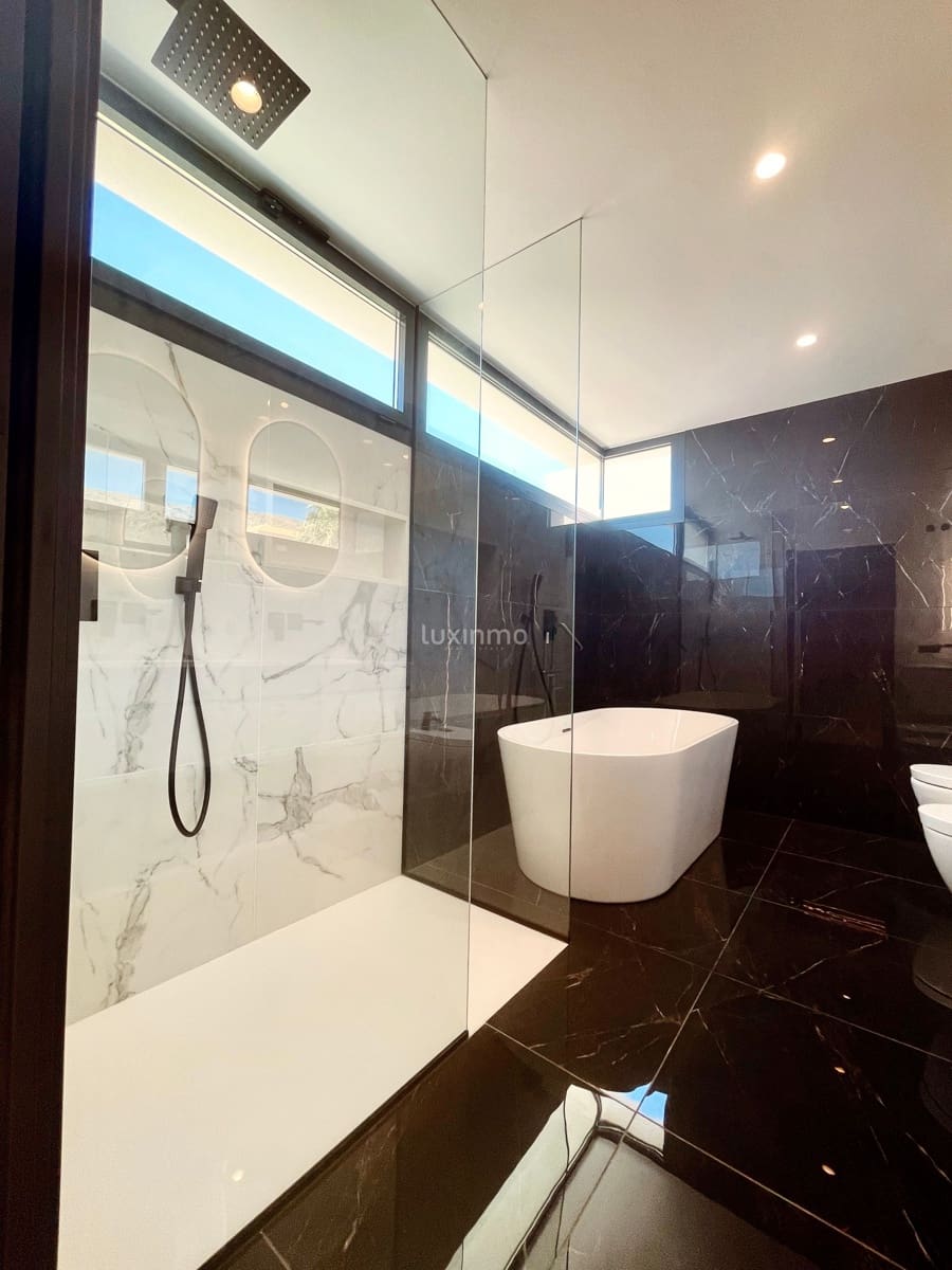 5 quarto Moradia para arrendar em Finestrat com piscina garagem - 7 300 € (Ref: 9094806)