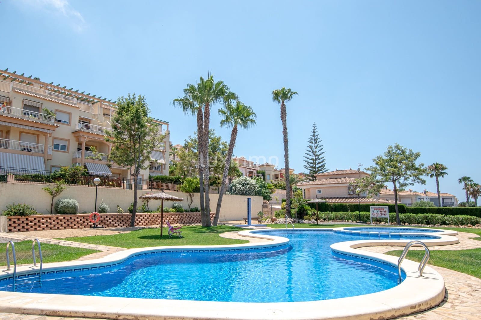 2 soveværelse Lejlighed til leje i Calpe / Calp med swimmingpool garage - € 1.350 (Ref: 9104065)