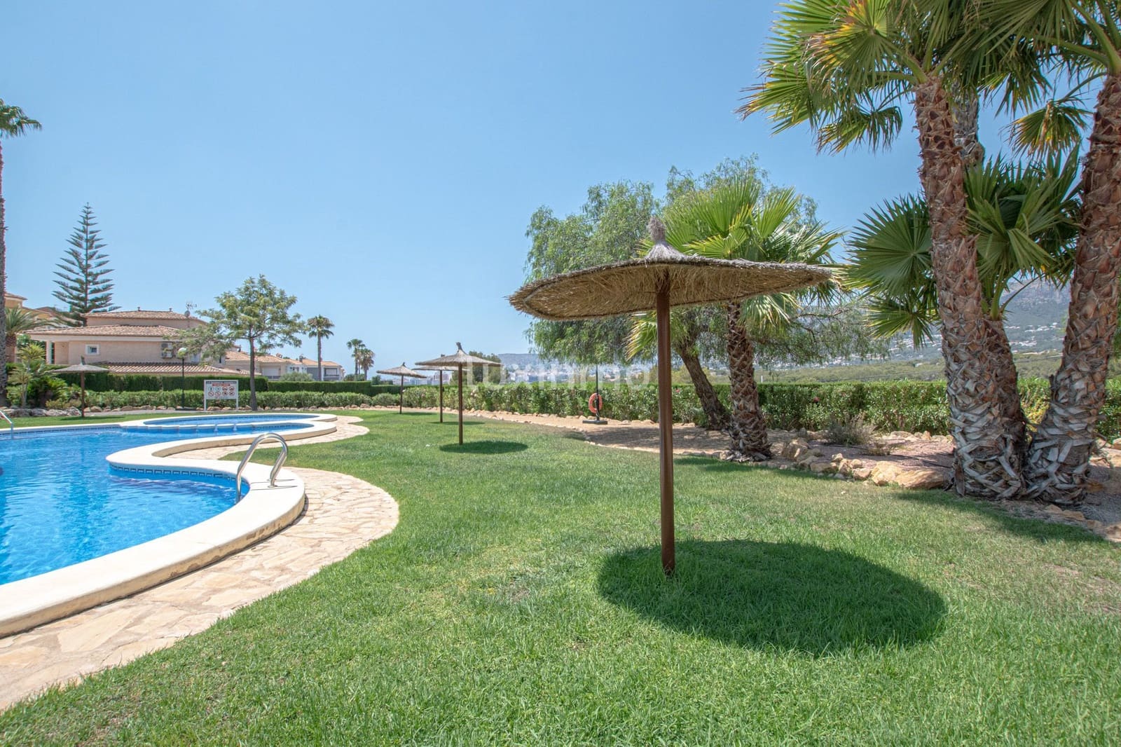 2 soveværelse Lejlighed til leje i Calpe / Calp med swimmingpool garage - € 1.350 (Ref: 9104065)