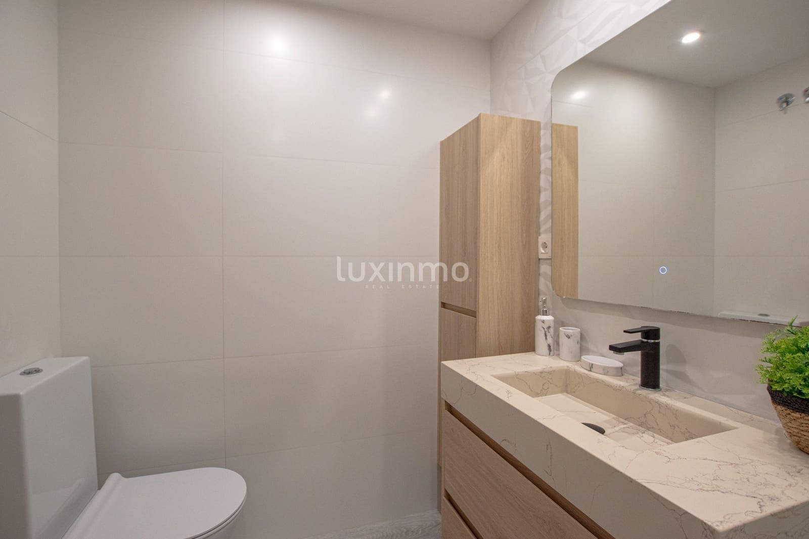 2 soveværelse Lejlighed til leje i Calpe / Calp med swimmingpool garage - € 1.350 (Ref: 9104065)