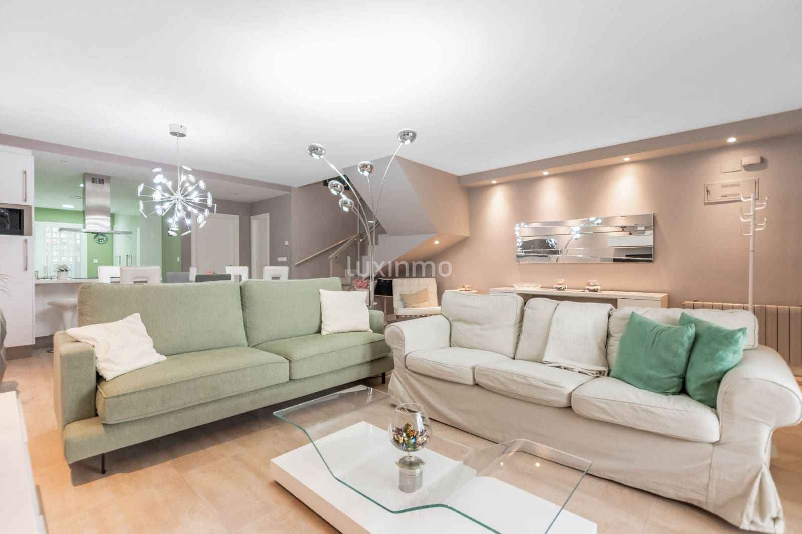 3 soveværelse Villa til leje i Alfaz del Pi / L'Alfas del Pi med garage - € 2.350 (Ref: 9114859)