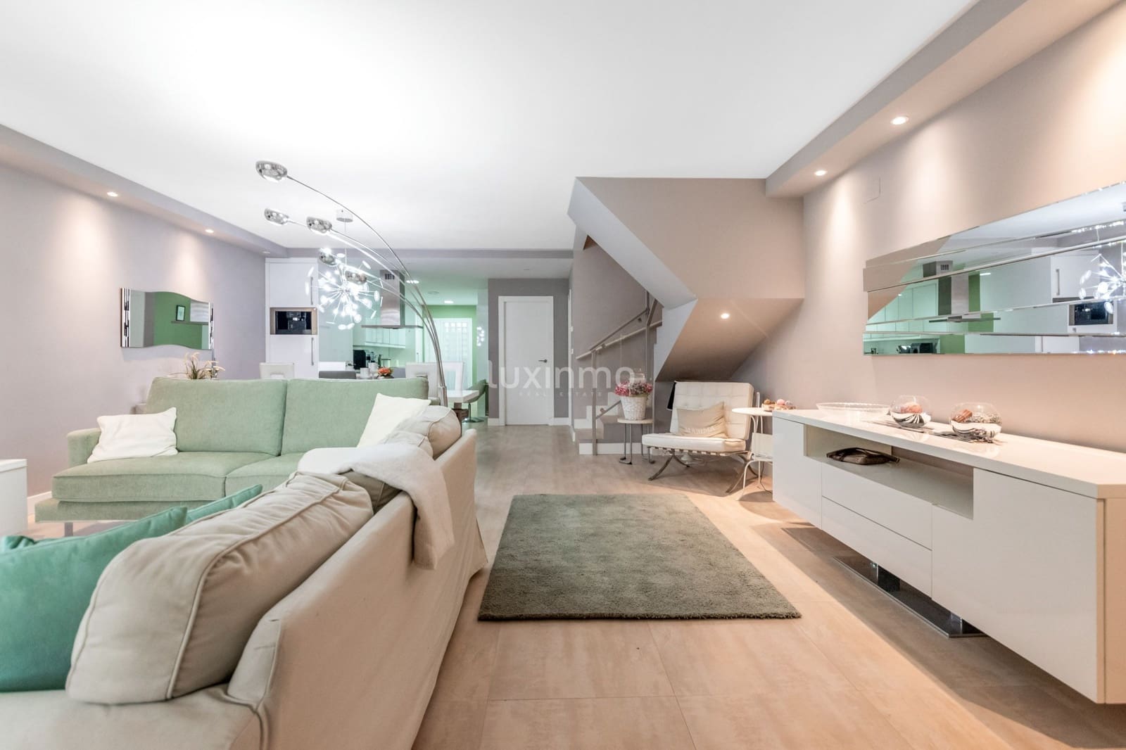 3 soveværelse Villa til leje i Alfaz del Pi / L'Alfas del Pi med garage - € 2.350 (Ref: 9114859)