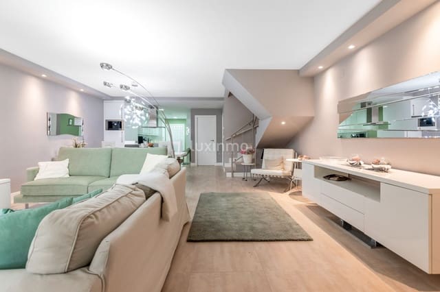 3 soveværelse Villa til leje i Alfaz del Pi / L'Alfàs del Pi med garage - € 2.350 (Ref: 9114859)