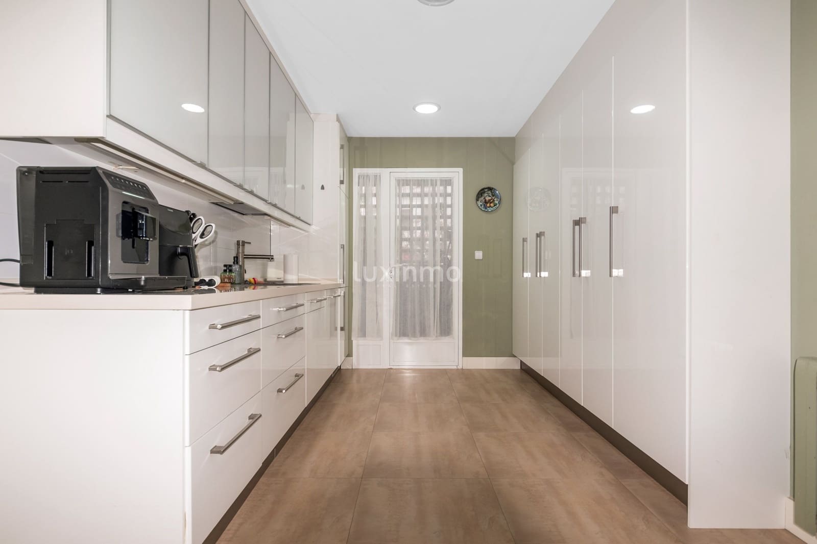 3 soveværelse Villa til leje i Alfaz del Pi / L'Alfas del Pi med garage - € 2.350 (Ref: 9114859)