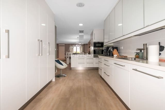 3 soveværelse Villa til leje i Alfaz del Pi / L'Alfàs del Pi med garage - € 2.350 (Ref: 9114859)