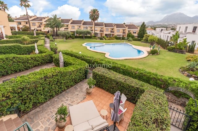 3 soveværelse Villa til leje i Alfaz del Pi / L'Alfàs del Pi med garage - € 2.350 (Ref: 9114859)