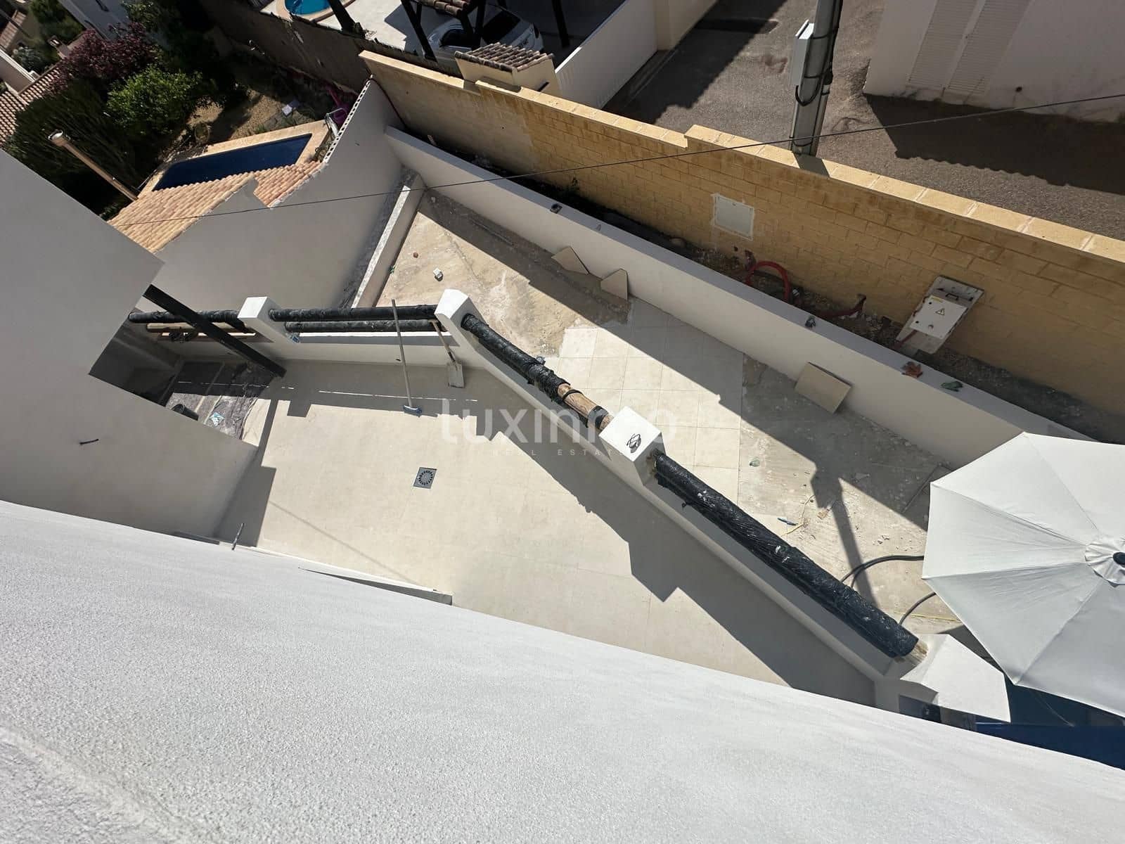 4 slaapkamer Villa te koop in Alfaz del Pi / L'Alfas del Pi met zwembad garage - € 1.195.000 (Ref: 9117921)