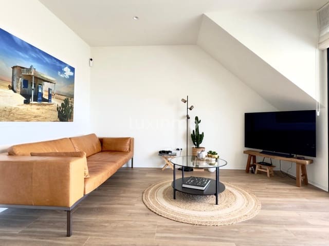 2 slaapkamer Flat te huur in Finestrat met zwembad - € 2.000 (Ref: 9118058)