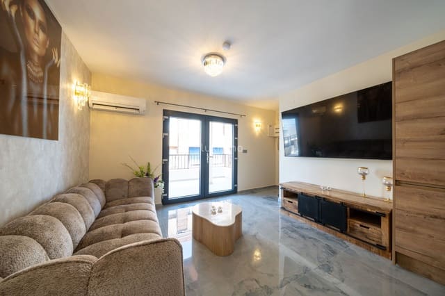 2 slaapkamer Flat te huur in Benidorm - € 1.250 (Ref: 9126342)