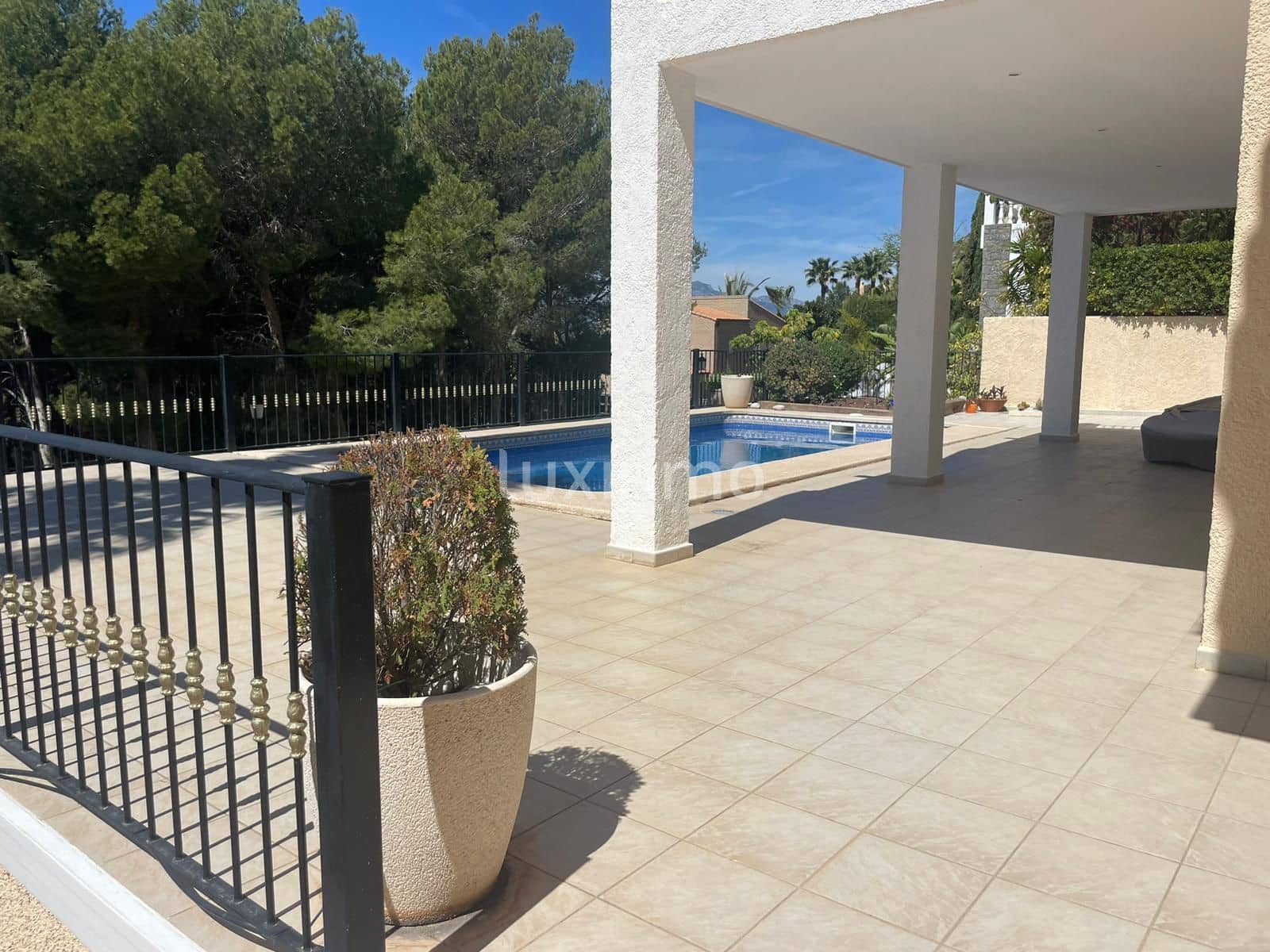 3 bedroom Villa for sale in Altea with pool garage - € 1,500,000 (Ref: 9126409)