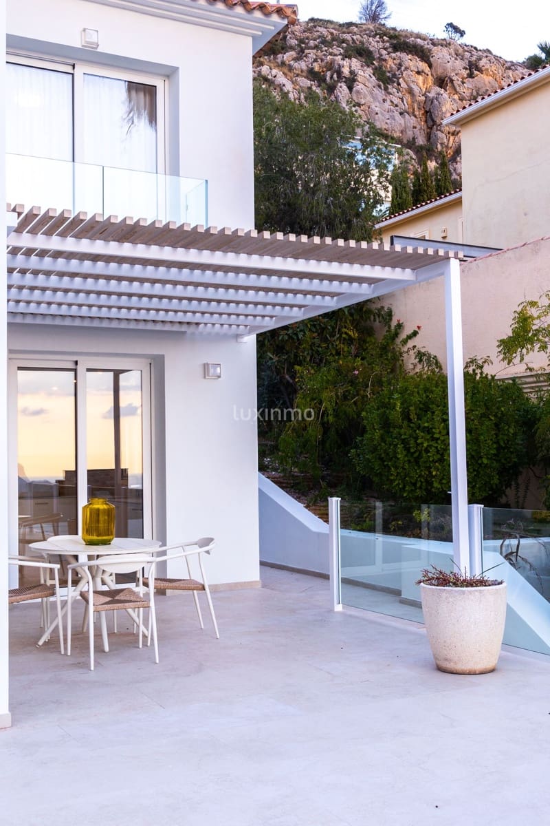 3 makuuhuone Huvila myytävänä paikassa Altea mukana uima-altaan 
autotalli - 1 500 000 € (Ref: 9126409)