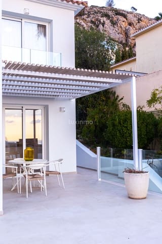 3 makuuhuone Huvila myytävänä paikassa Altea mukana uima-altaan 
autotalli - 1 500 000 € (Ref: 9126409)