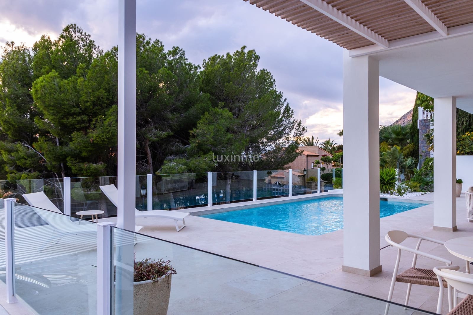 3 makuuhuone Huvila myytävänä paikassa Altea mukana uima-altaan 
autotalli - 1 500 000 € (Ref: 9126409)