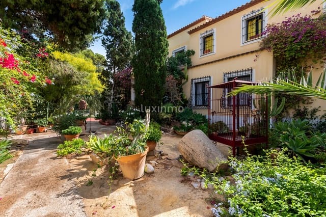 6 slaapkamer Villa te koop in Alicante stad met zwembad garage - € 1.350.000 (Ref: 9131517)
