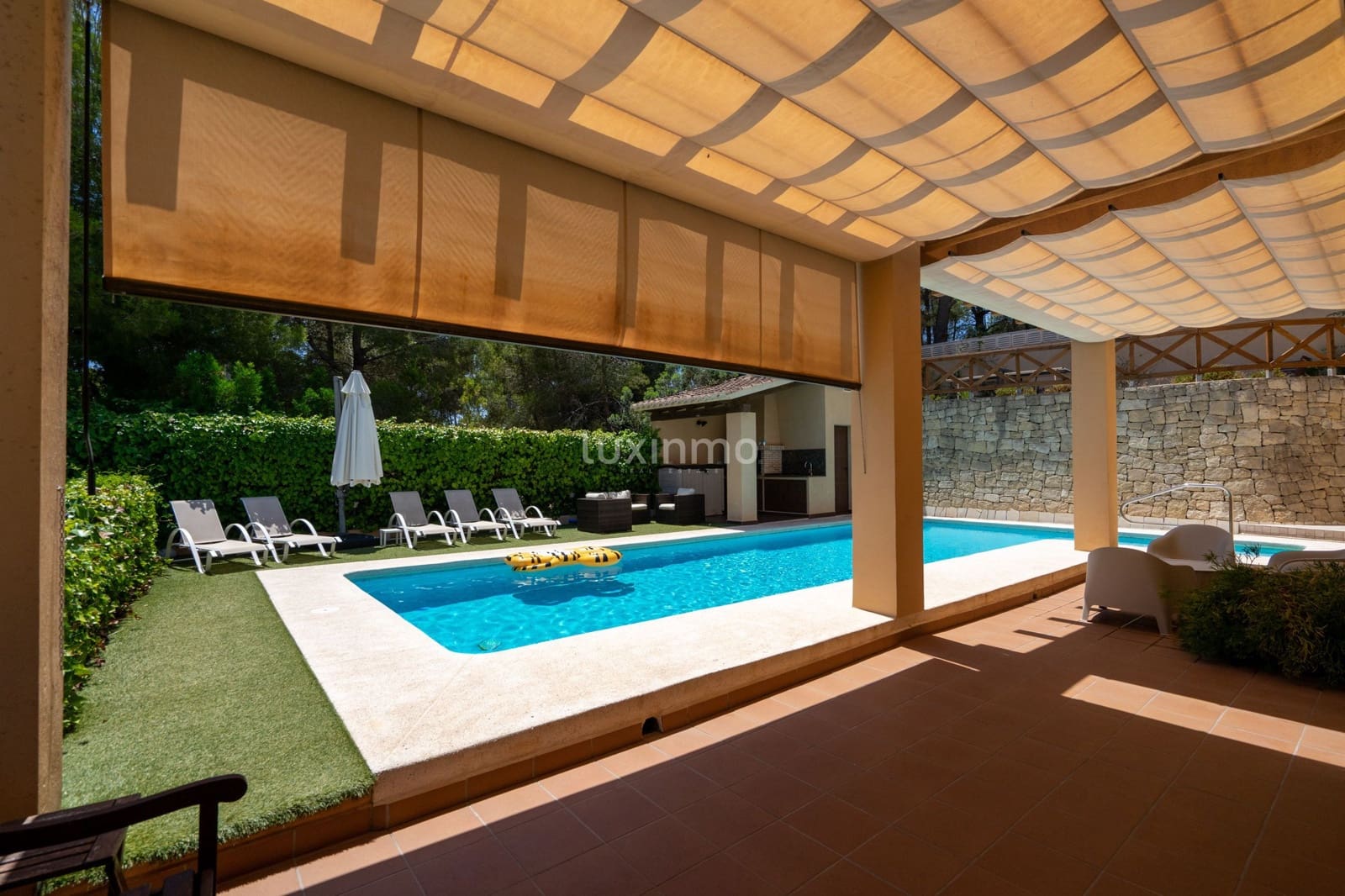 4 bedroom Villa for rent in Calpe / Calp with pool garage - € 3,500 (Ref: 9135187)