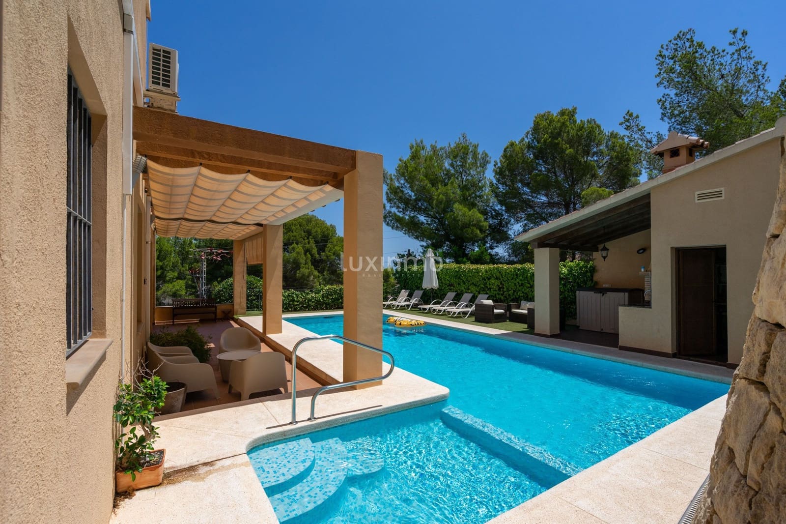 4 bedroom Villa for rent in Calpe / Calp with pool garage - € 3,500 (Ref: 9135187)