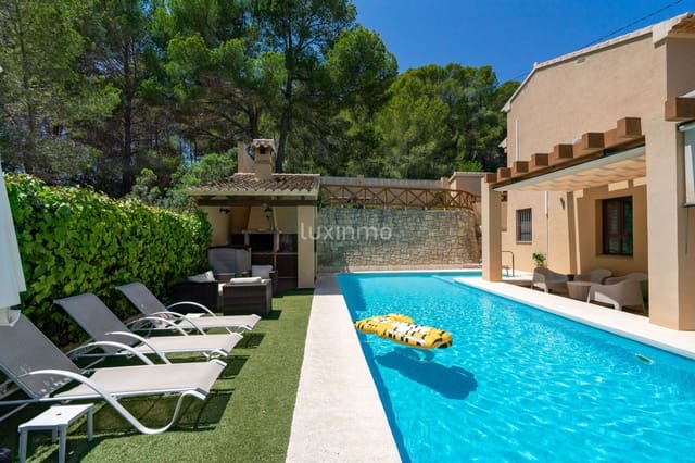 4 bedroom Villa for rent in Calpe / Calp with pool garage - € 3,500 (Ref: 9135187)