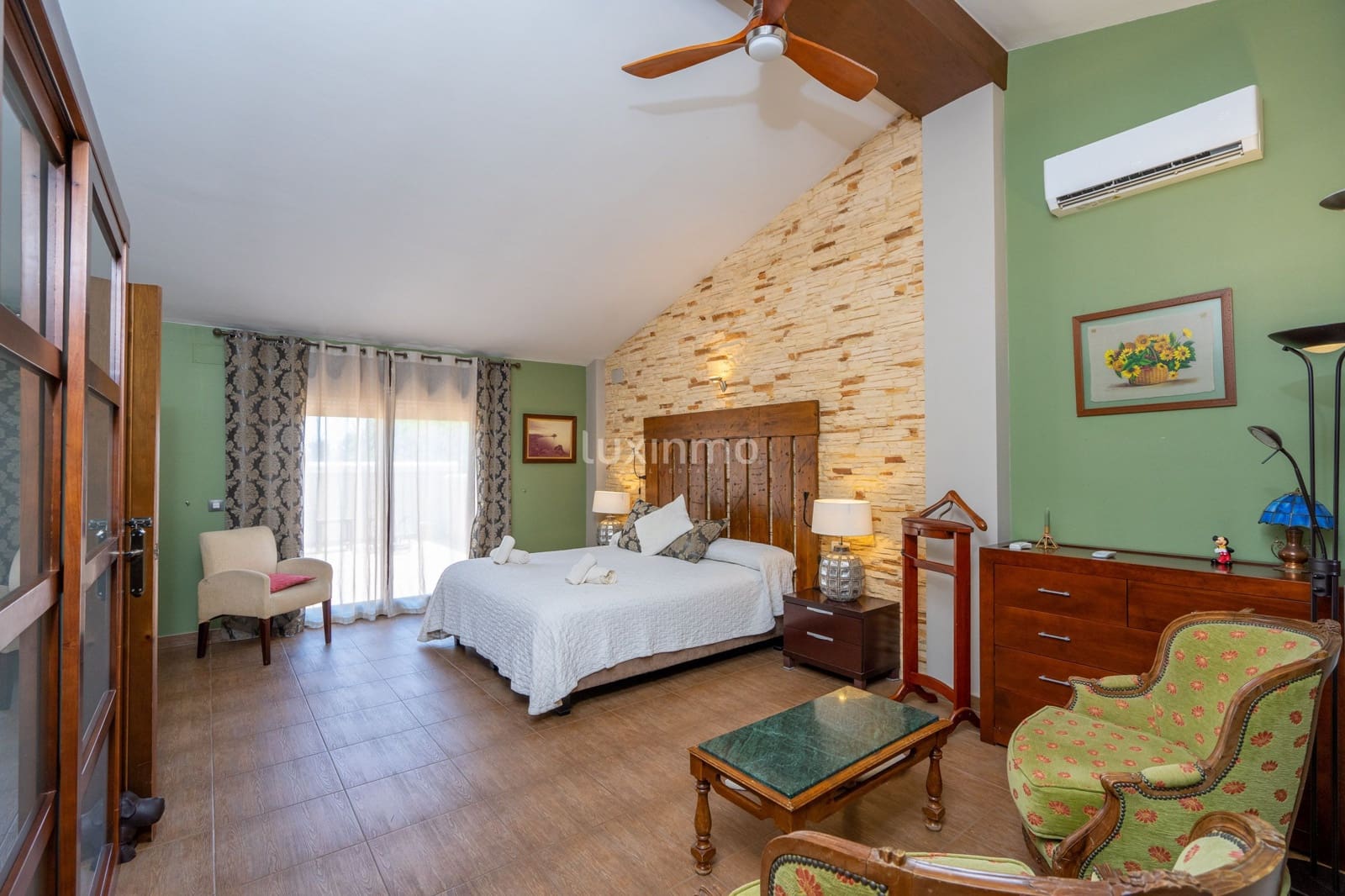 4 bedroom Villa for rent in Calpe / Calp with pool garage - € 3,500 (Ref: 9135187)