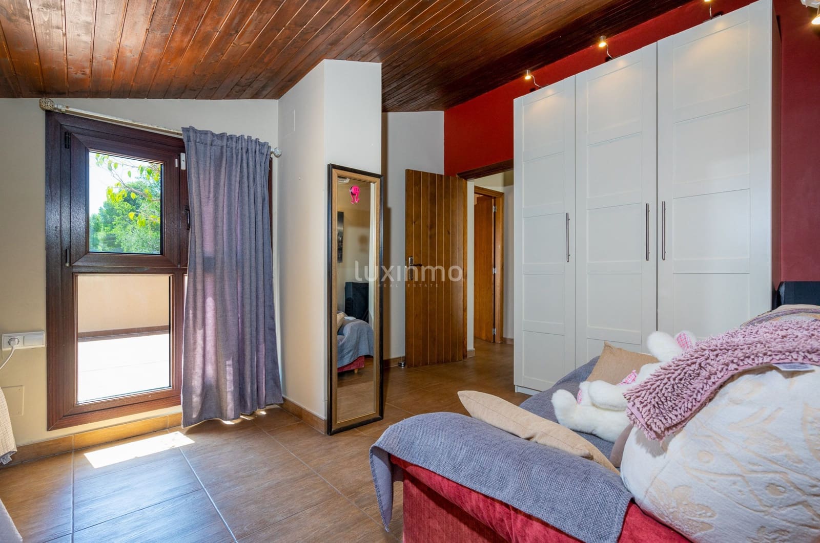 4 bedroom Villa for rent in Calpe / Calp with pool garage - € 3,500 (Ref: 9135187)