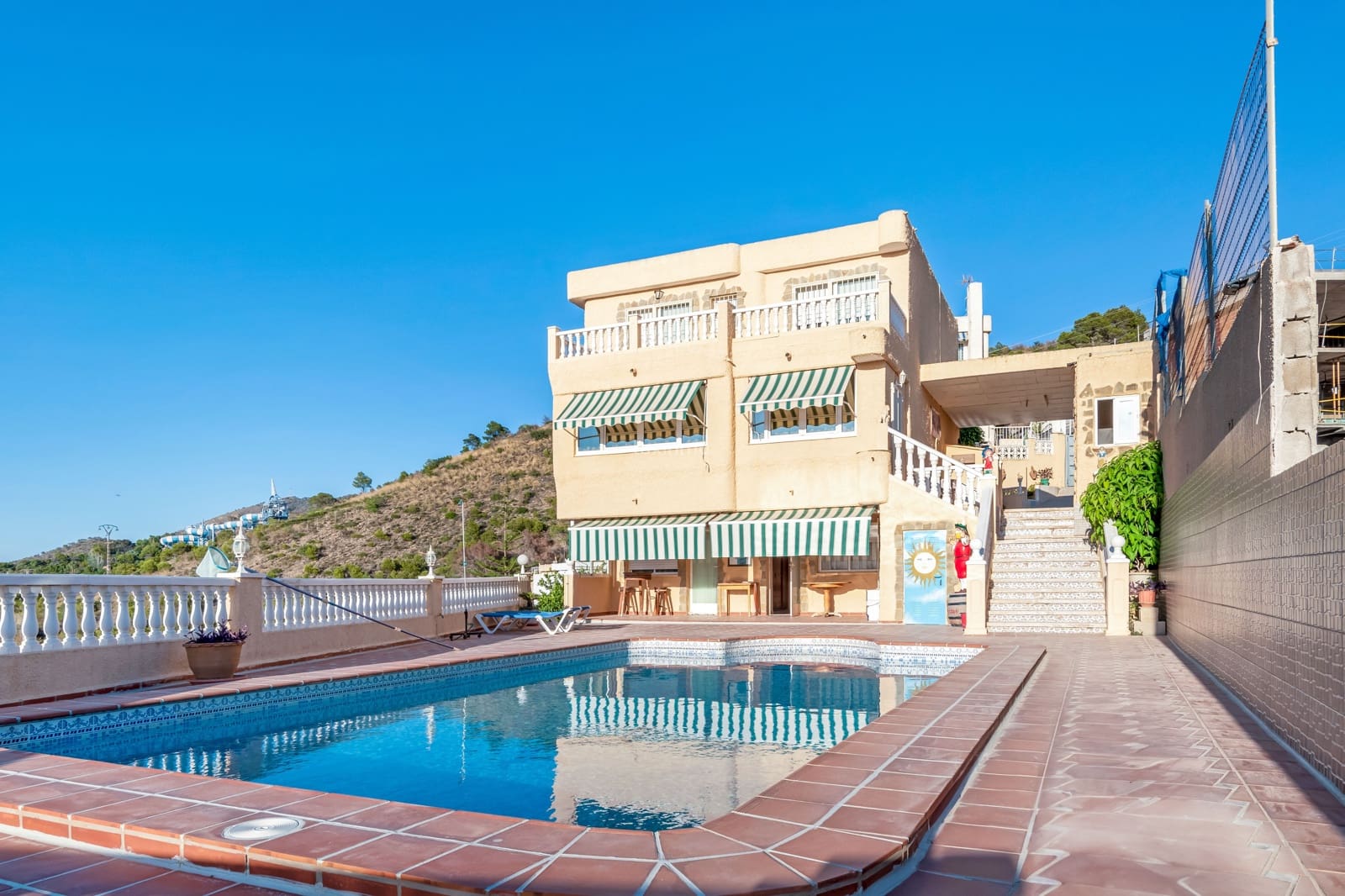 7 soverom Villa til salgs i Benidorm med svømmebasseng garasje - € 1 615 000 (Ref: 9135188)