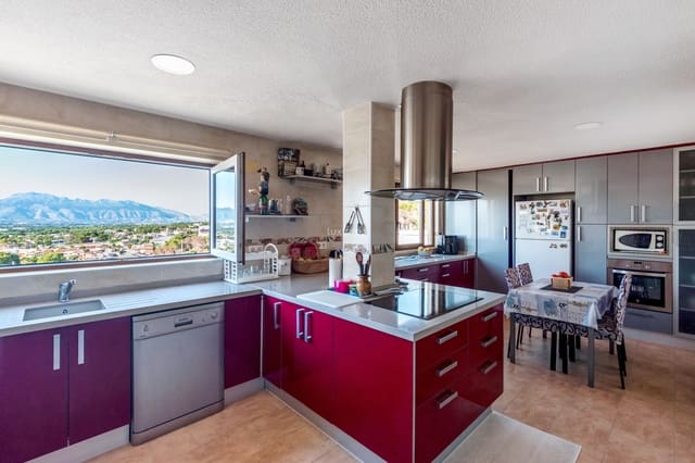 7 soverom Villa til salgs i Benidorm med svømmebasseng garasje - € 1 615 000 (Ref: 9135188)