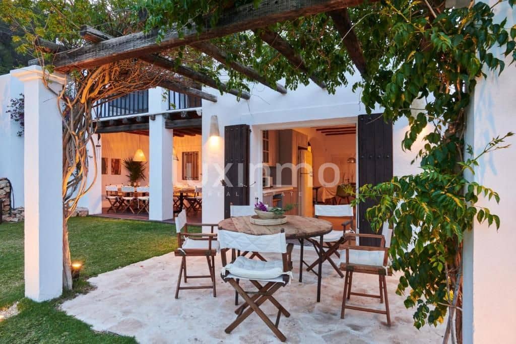 9 slaapkamer Villa te koop in San Jose / Sant Josep de Sa Talaia met zwembad garage - € 5.900.000 (Ref: 9148139)