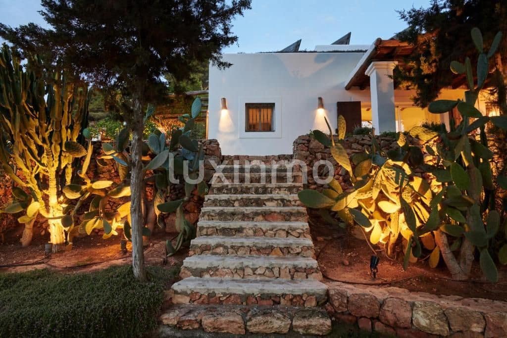 9 slaapkamer Villa te koop in San Jose / Sant Josep de Sa Talaia met zwembad garage - € 5.900.000 (Ref: 9148139)
