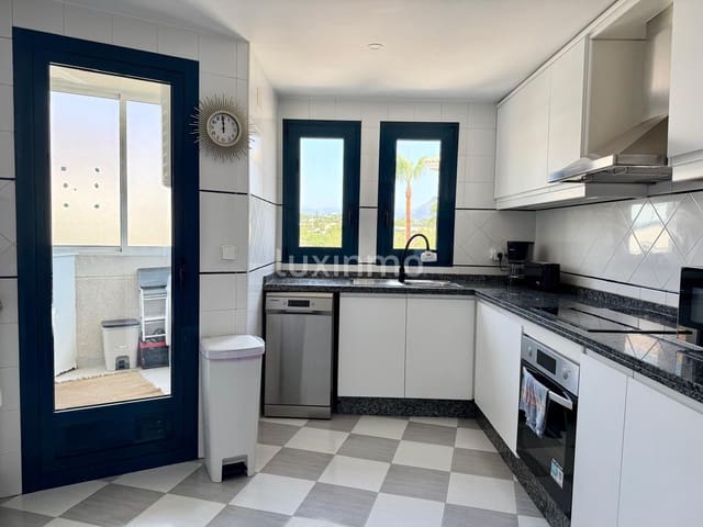 Apartamento de 3 habitaciones en Alfaz del Pi / L'Alfàs del Pi en alquiler con piscina - 1.500 € (Ref: 9148761)