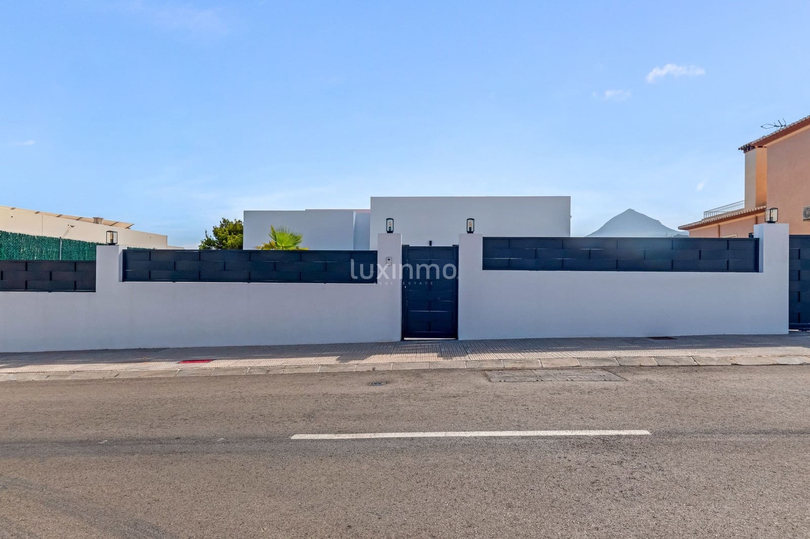 3 soverom Villa til salgs i La Nucia med svømmebasseng garasje - € 1 170 000 (Ref: 9148822)