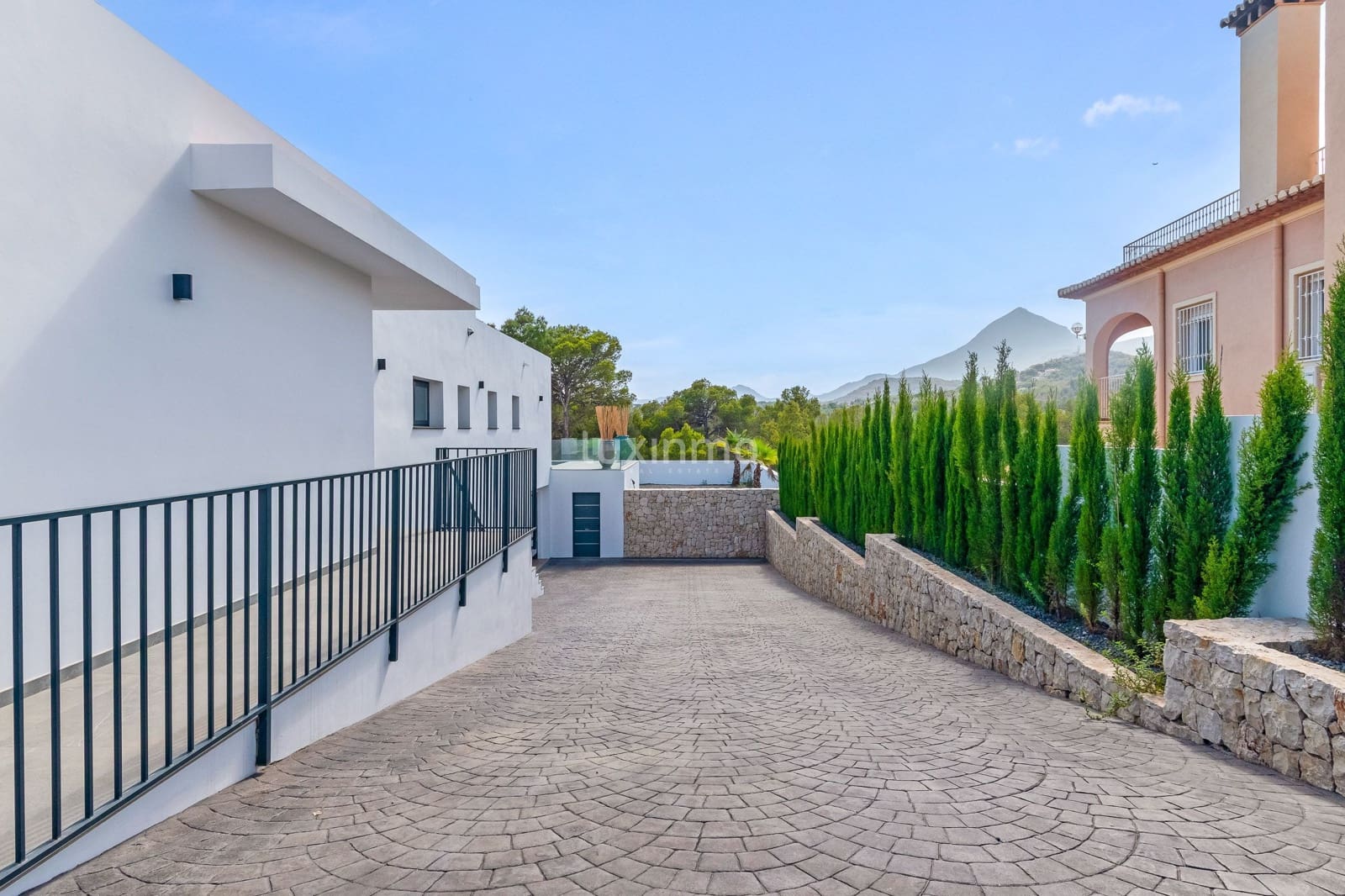 3 soverom Villa til salgs i La Nucia med svømmebasseng garasje - € 1 170 000 (Ref: 9148822)