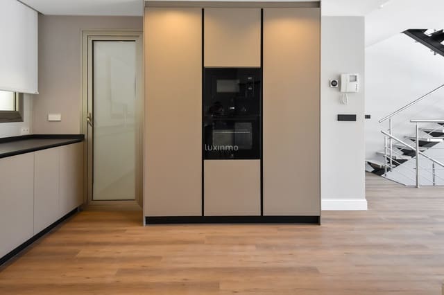 5 sovrum Villa att hyra i Altea med pool garage - 4 500 € (Ref: 9152486)