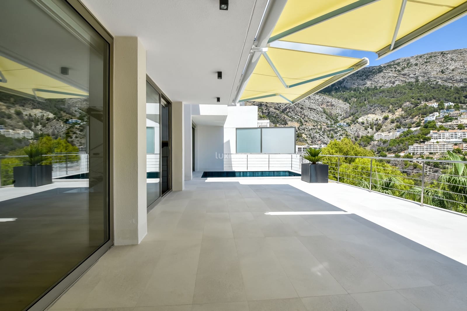 5 soveværelse Villa til leje i Altea med swimmingpool garage - € 3.950 (Ref: 9152486)