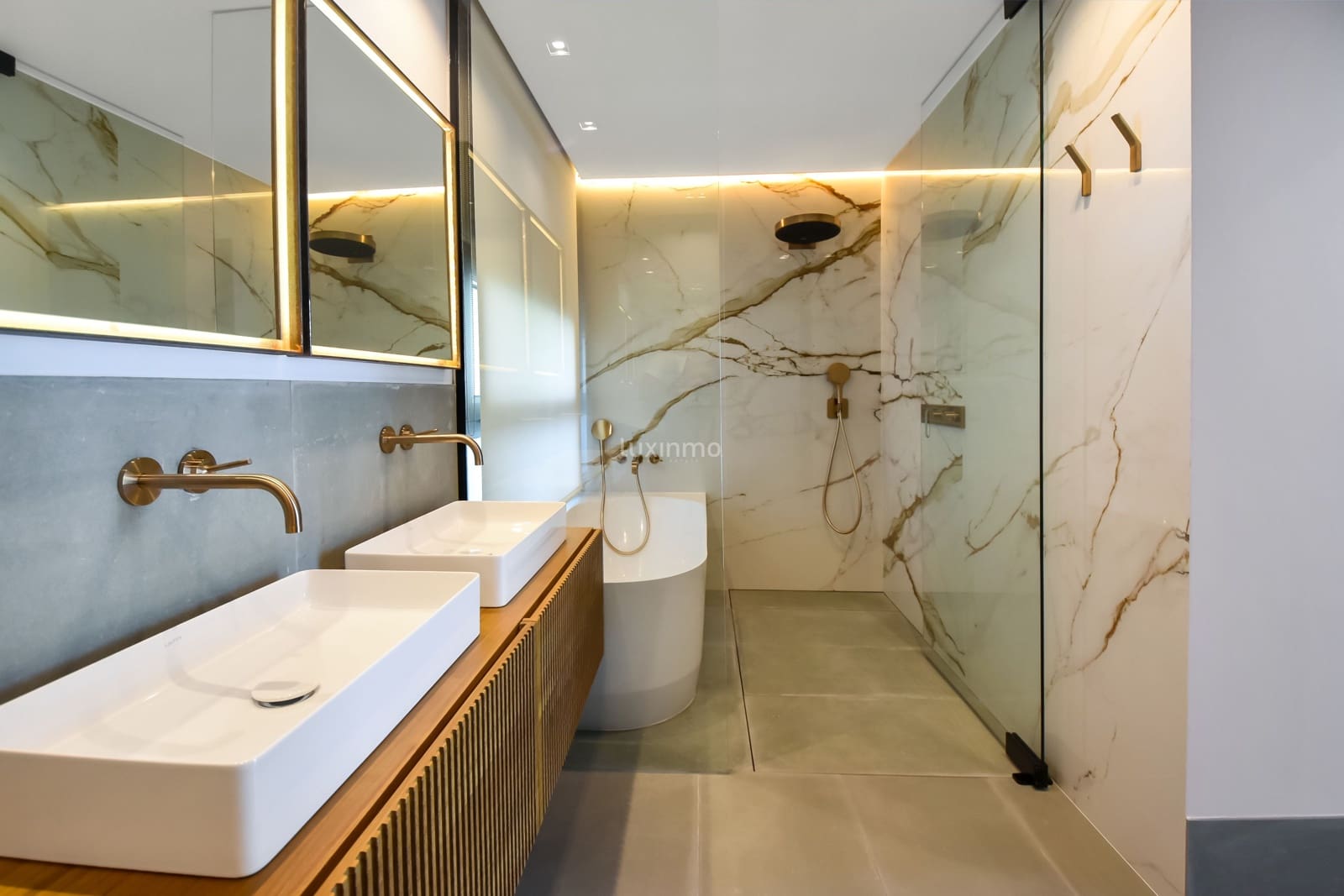 5 soveværelse Villa til leje i Altea med swimmingpool garage - € 3.950 (Ref: 9152486)