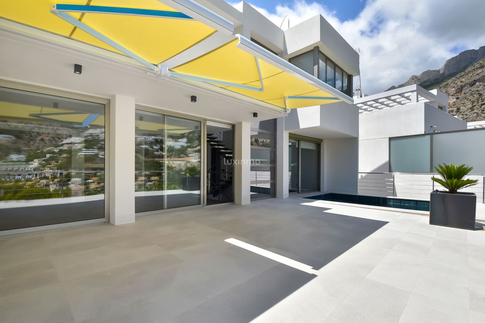 5 soveværelse Villa til leje i Altea med swimmingpool garage - € 3.950 (Ref: 9152486)